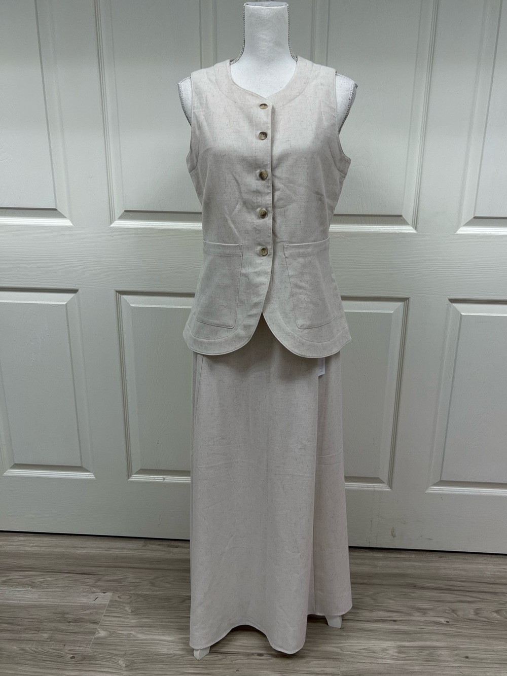 House of Harlow 1960 Linen Blend Set of Vest /Skirt in Oatmeal Size 8 NWT